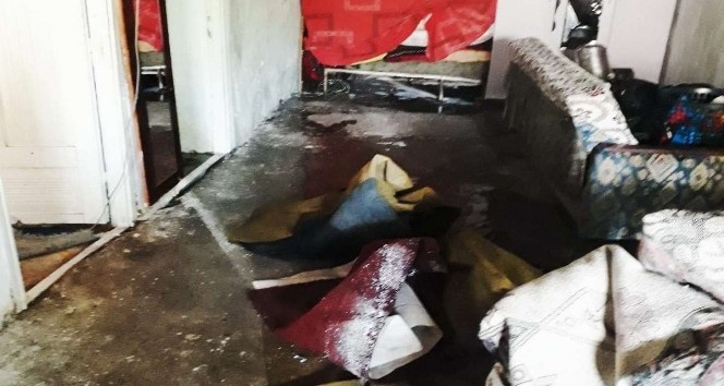 8 nüfuslu Aktaş ailesinin evi sular altında kaldı