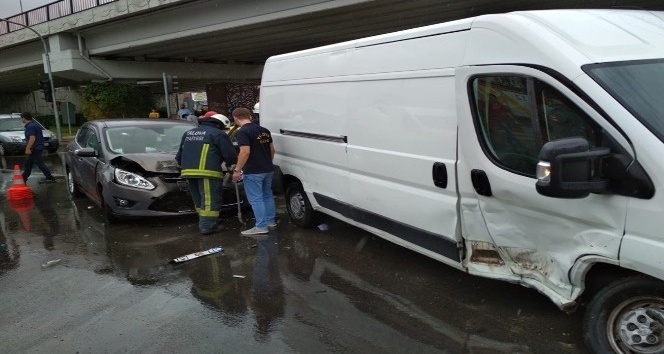 Yalova’da zincirleme trafik kazası: 2 yaralı
