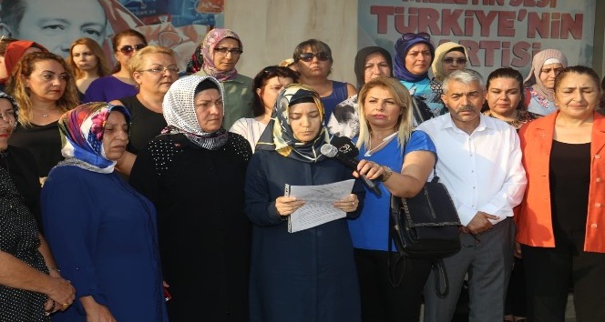 Mersin’de AK Parti’li kadınlar Srebrenitsa şehitlerini andı