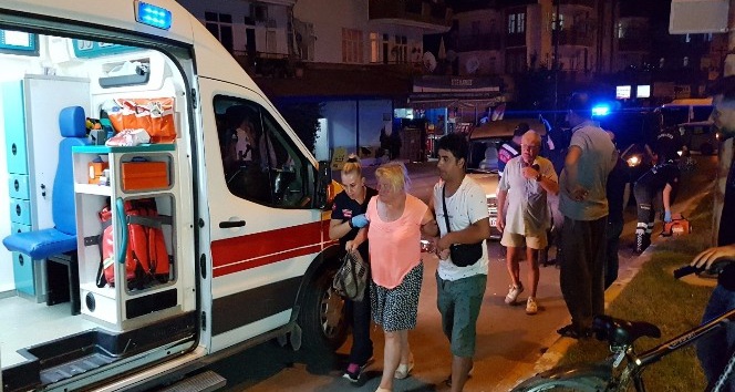 Antalya’da alkollü İngiliz kadın ortalığı birbirine kattı