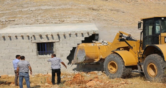 Nemrut Tahtı’nın yakınındaki kaçak yapılar yıkıldı