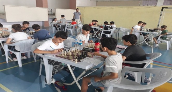 Bozüyük’te “15 Temmuz Şehitlerini Anma Satranç Turnuvası’’ düzenlendi