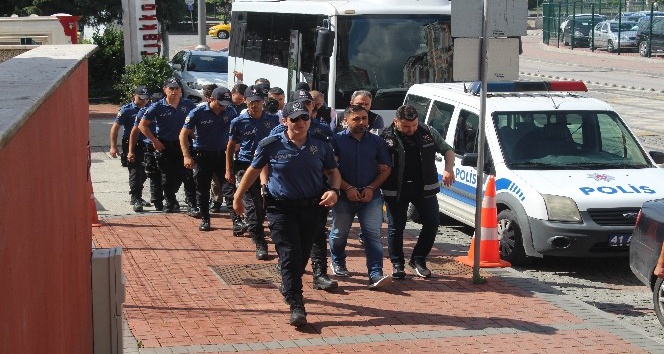 Kocaeli’de FETÖ operasyonunda adliyeye sevk edilen 12 kişiden 1’i tutuklandı