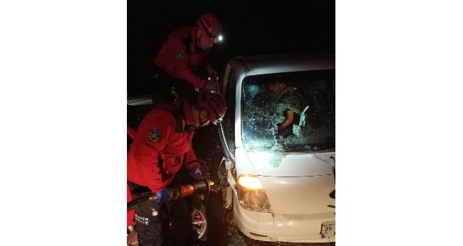 Susurluk’ta 3 aracın karıştığı zincirleme kazada 9 kişi yaralandı