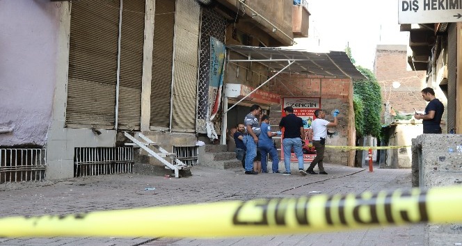 Diyarbakır’da baba ve oğluna silahlı saldırı: 1 yaralı