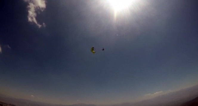 (Özel) 1 kişinin öldüğü yamaç paraşütü kazası amatör kamerada