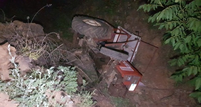 Nazilli’de traktörün altında kalan baba ile kızı hayatını kaybetti