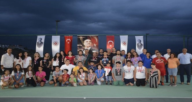 15 Temmuz şehitleri anısına tenis turnuvası