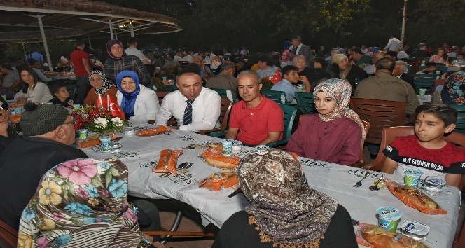 Şehit Ailelere onuruna yemek verildi