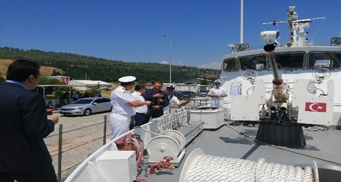 Aliağa’daki Sahil Güvenlik botu, halkın ziyaretine açıldı