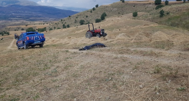 Suşehri’nde traktör devrildi: 1 ölü, 1 yaralı
