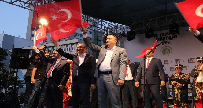 İzmir’de “15 Temmuz Demokrasi ve Milli Birlik Günü” etkinliği
