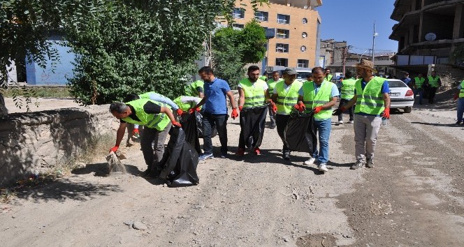 Yüksekova Belediyesinden çevre temizliği