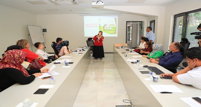 Pamukkale Belediyesi’nden engelli vatandaşlara ilk yardım eğitimi