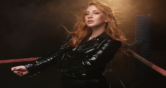 Ece Seçkin sevilen şarkılarını 10 Burda’da söyleyecek