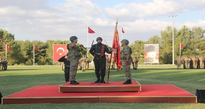 1’inci Hudut Alay Komutanlığında sancak ve görev teslim töreni