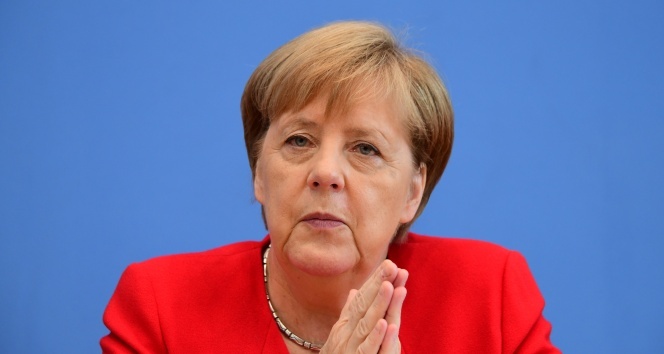 Merkel&#039;den tatil öncesi son açıklamalar