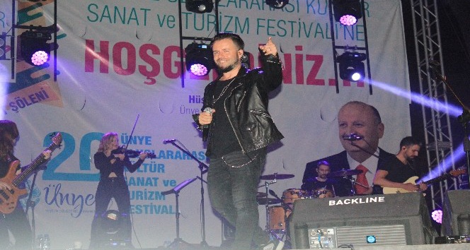 Gece, Emre ile Aydın’landı