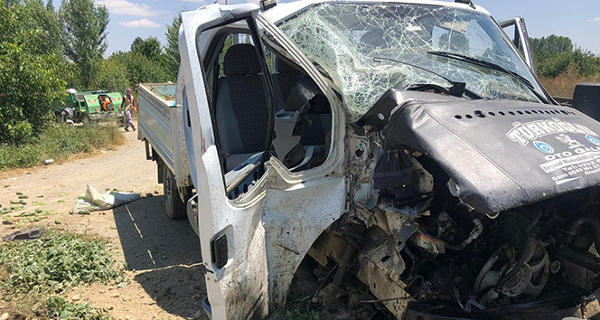 Akşehir’de hemzemin geçitte kaza: 4 yaralı