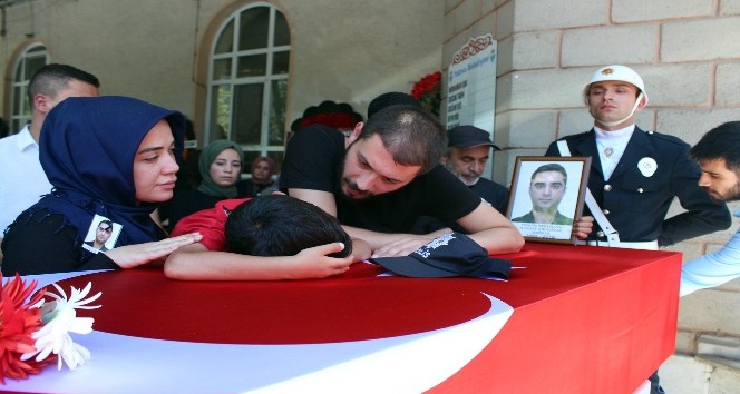 Van’da trafik kazasında ölen polis Yalova’da son yolculuğuna uğurlandı