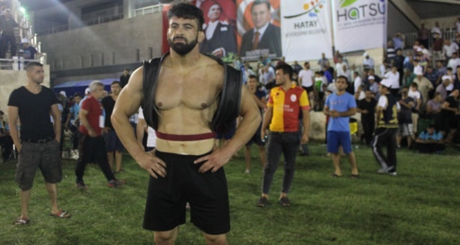 Türkiye Aba Güreşi Şampiyonası Başpehlivanı Ömer Yavuz oldu