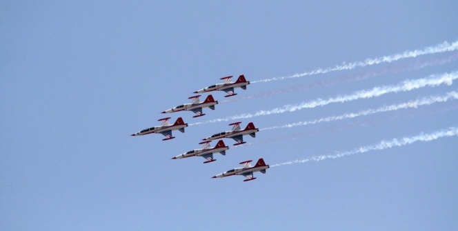 Türk Yıldızları'nın ve Solo Türk’ün prova uçuşları nefes kesti