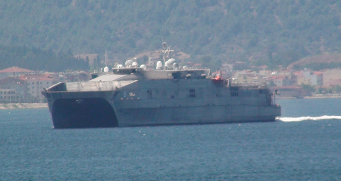 Amerikan savaş gemisi Çanakkale Boğaz&#039;ndan geçti
