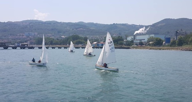 Kaytazdere’de Yelkenciler Şov Yaptı