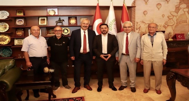 CHP milletvekili Sarıaslan, Belediye Başkanı Arı’yı ziyaret etti