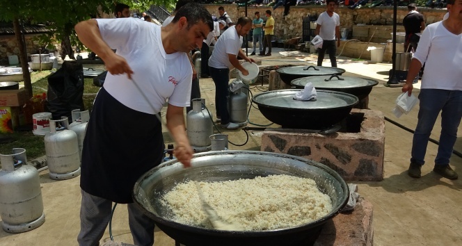 Bu pilavı yemek için 600 yıldır bu köye her yıl 20 bin kişi akın ediyor