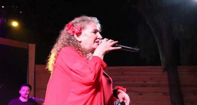 Suzan Kardeş şehir şehir geziyor