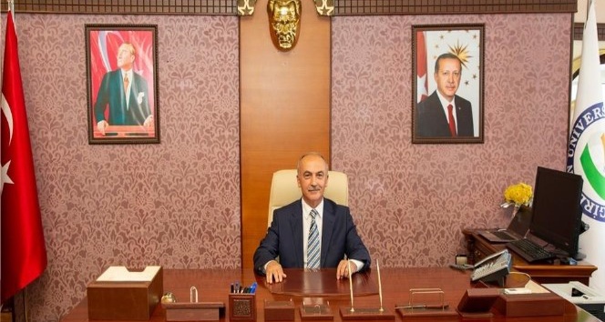 Vekaleten rektördü, asaleten atandı