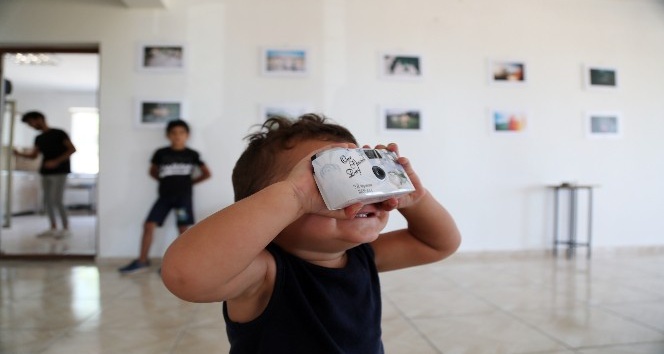 Köy çocukları, çektiği köyde fotoğraf sergisi açıldı