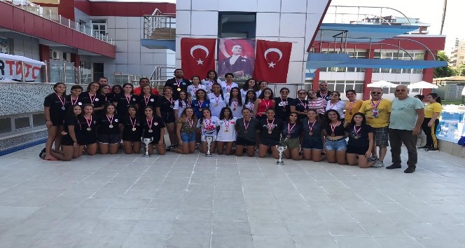 Sutopunda İskenderun Yüzme İhtisas Kulübü şampiyon oldu