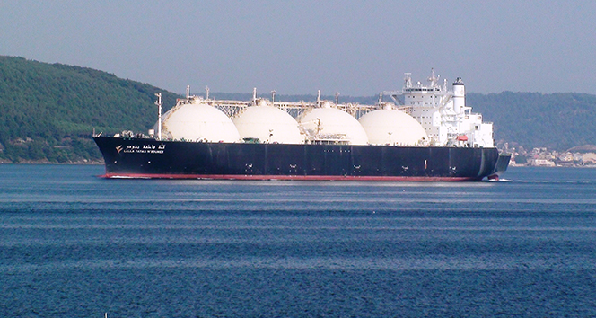 Dev tanker Çanakkale Boğazı&#039;nı kapattı