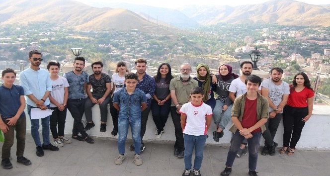 Bitlisli gençlere profesyonel tiyatro eğitimi