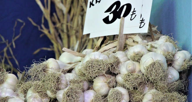 Sel ve dolunun vurduğu sarımsak fiyatları uçuşa geçti