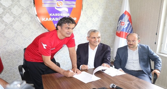 Kardemir Karabükspor’da yeni teknik adam İsmail Demirci oldu