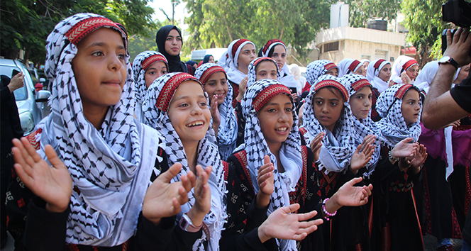 Gazze’de renkli Geleneksel Filistin Giysileri Günü