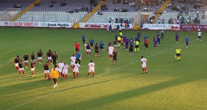 Balıkesirspor - Afjet Afyonspor hazırlık maçında gerginlik