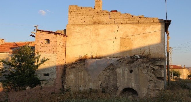Kapadokya’da bahçe çöktü, ortaya yeraltı şehri çıktı