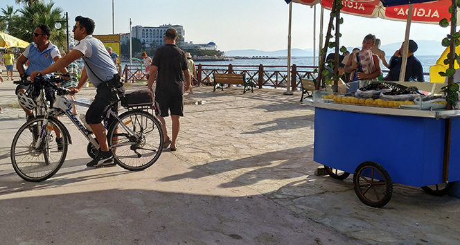 Kuşadası dünyaca ünlü plajları bisikletli polislere emanet