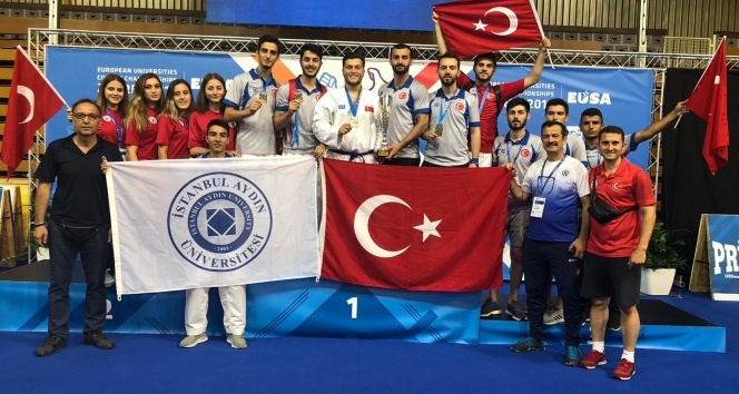 İAÜ Karate Takımı Avrupa’da üçüncü oldu