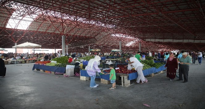 Sincan’da kurulan köylü pazarları ile doğrudan tüketiciye hizmet