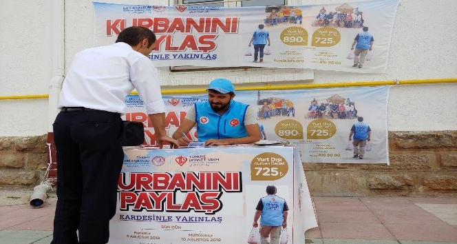 Yozgat’ta gurbetçi vatandaş TDV’ye 100 adet kurban bağışında bulundu