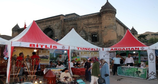 ‘Büyük Bitlis Buluşmaları’ görkemli bir törenle başladı