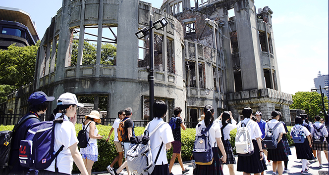 Atom bombası kurbanları Hiroşima&#039;da anıldı