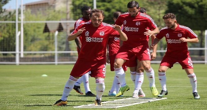 Sivasspor, yeni sezona hırslı hazırlanıyor