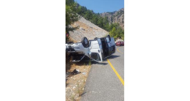 Marmaris’te yolcu minibüsü kaza yaptı; 11 yaralı