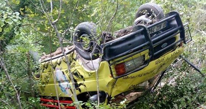 Alanya'da turist taÅÄ±yan minibÃ¼s Åarampole yuvarlandÄ±: 1 Ã¶lÃ¼, 11 yaralÄ±